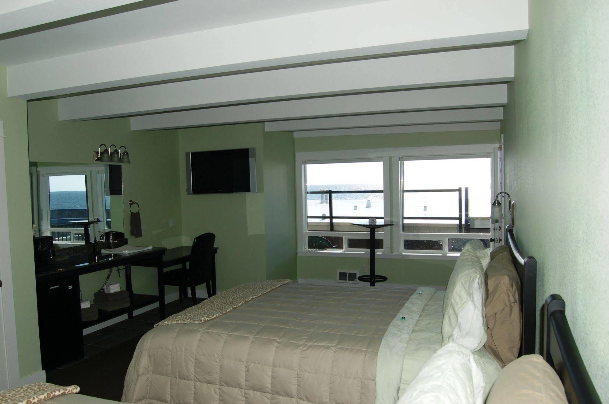 Beachfront Manor Hotel ลินคอล์น ซิตี้ ภายนอก รูปภาพ