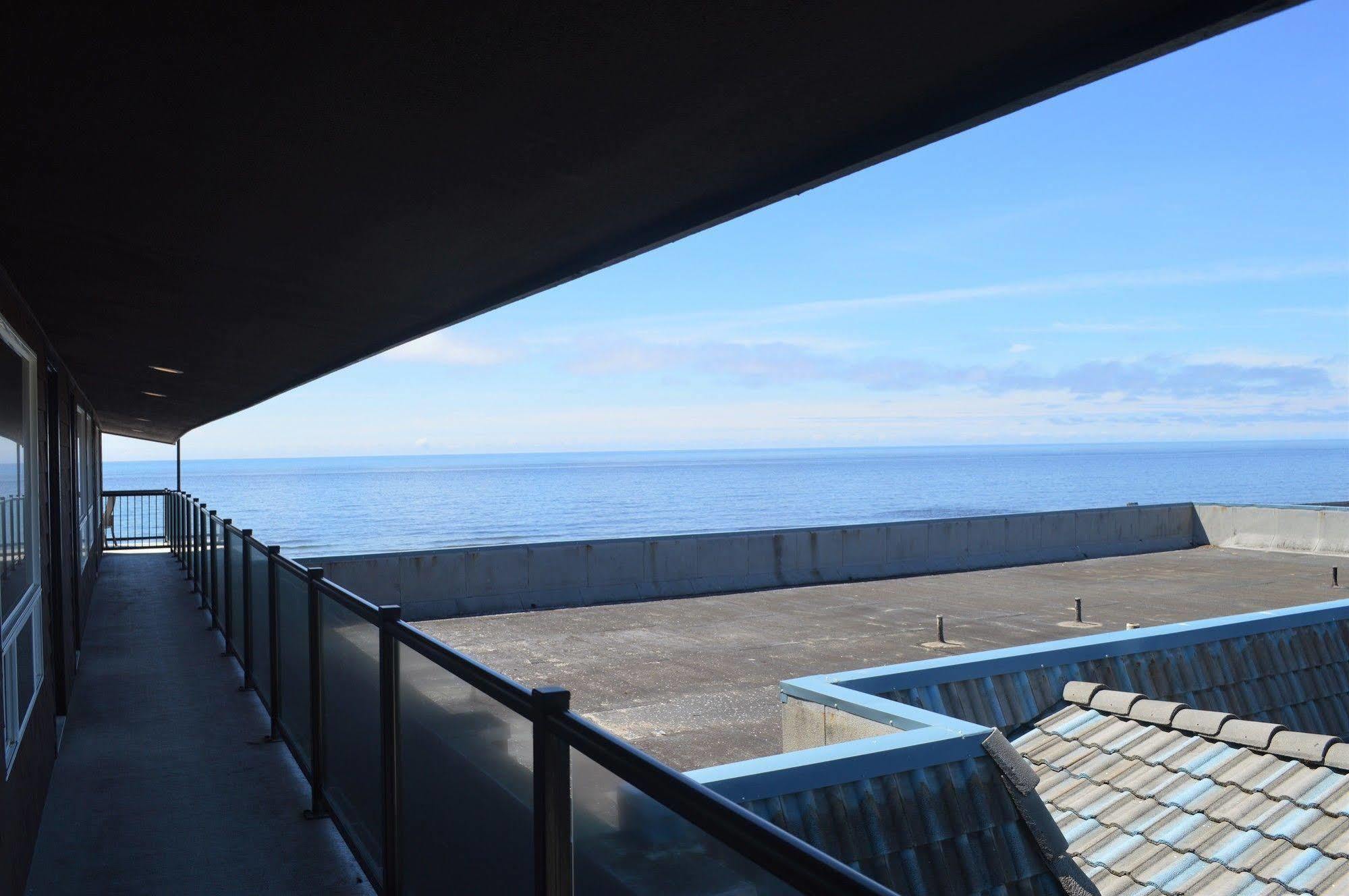 Beachfront Manor Hotel ลินคอล์น ซิตี้ ภายนอก รูปภาพ